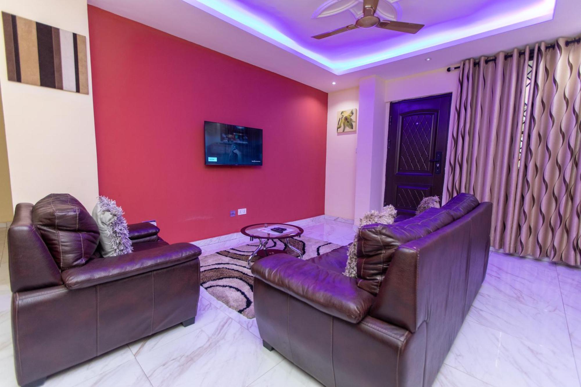 Washington Apartments - Just 25Mins Drive From The Airport Kwashieman Ngoại thất bức ảnh
