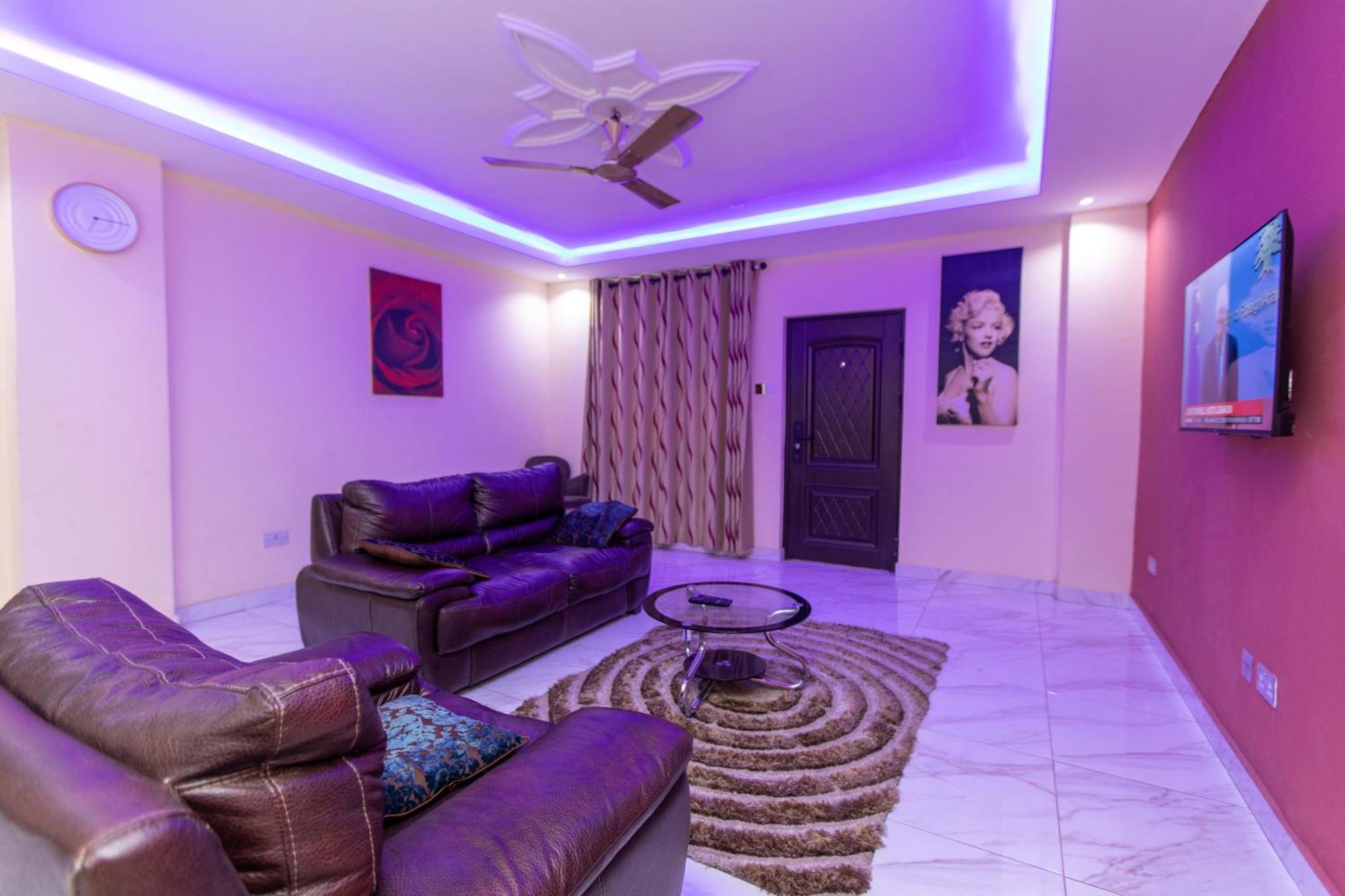 Washington Apartments - Just 25Mins Drive From The Airport Kwashieman Ngoại thất bức ảnh