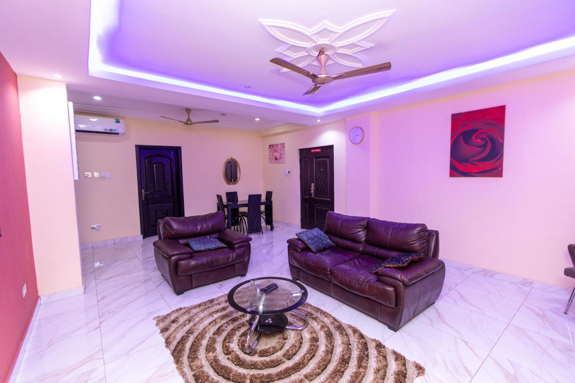 Washington Apartments - Just 25Mins Drive From The Airport Kwashieman Ngoại thất bức ảnh