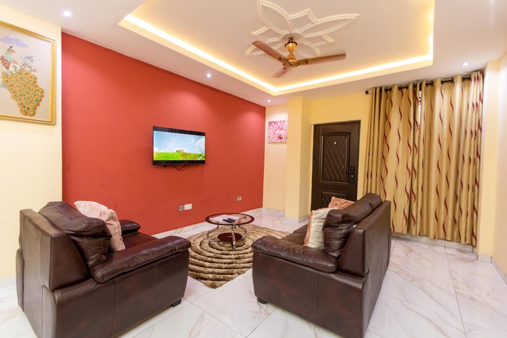 Washington Apartments - Just 25Mins Drive From The Airport Kwashieman Ngoại thất bức ảnh