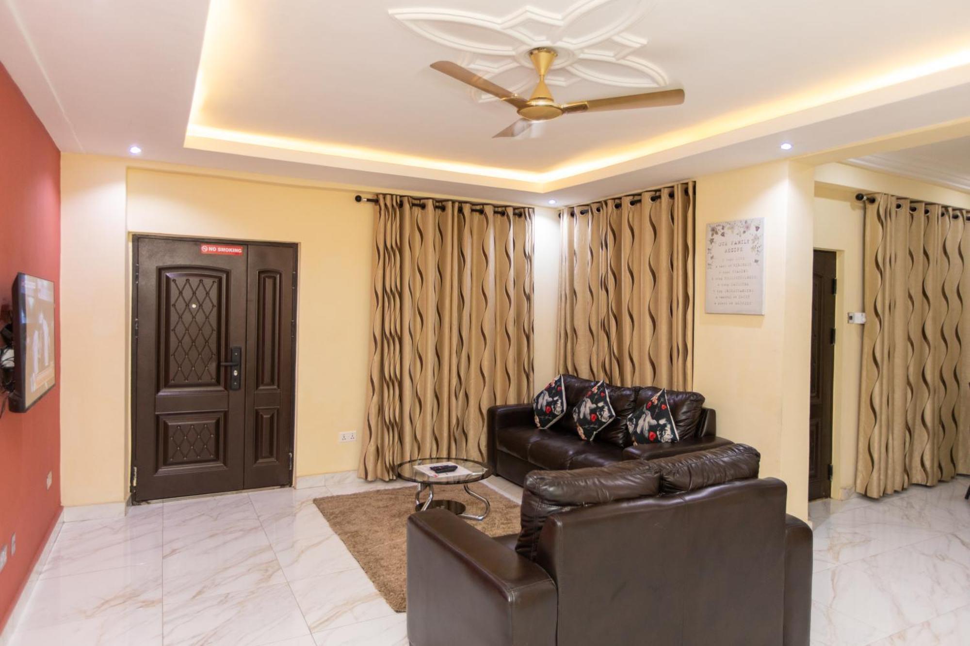 Washington Apartments - Just 25Mins Drive From The Airport Kwashieman Ngoại thất bức ảnh