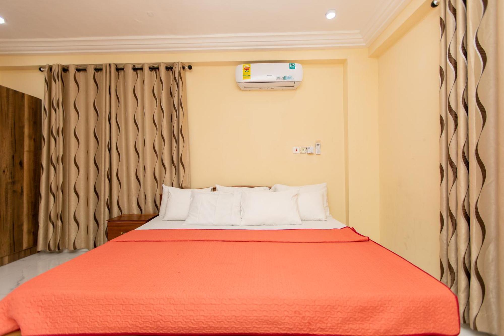 Washington Apartments - Just 25Mins Drive From The Airport Kwashieman Ngoại thất bức ảnh
