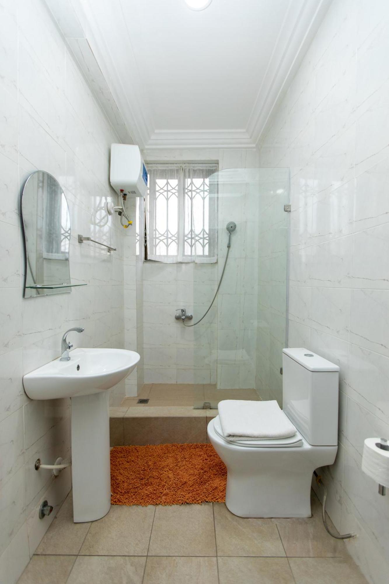 Washington Apartments - Just 25Mins Drive From The Airport Kwashieman Ngoại thất bức ảnh
