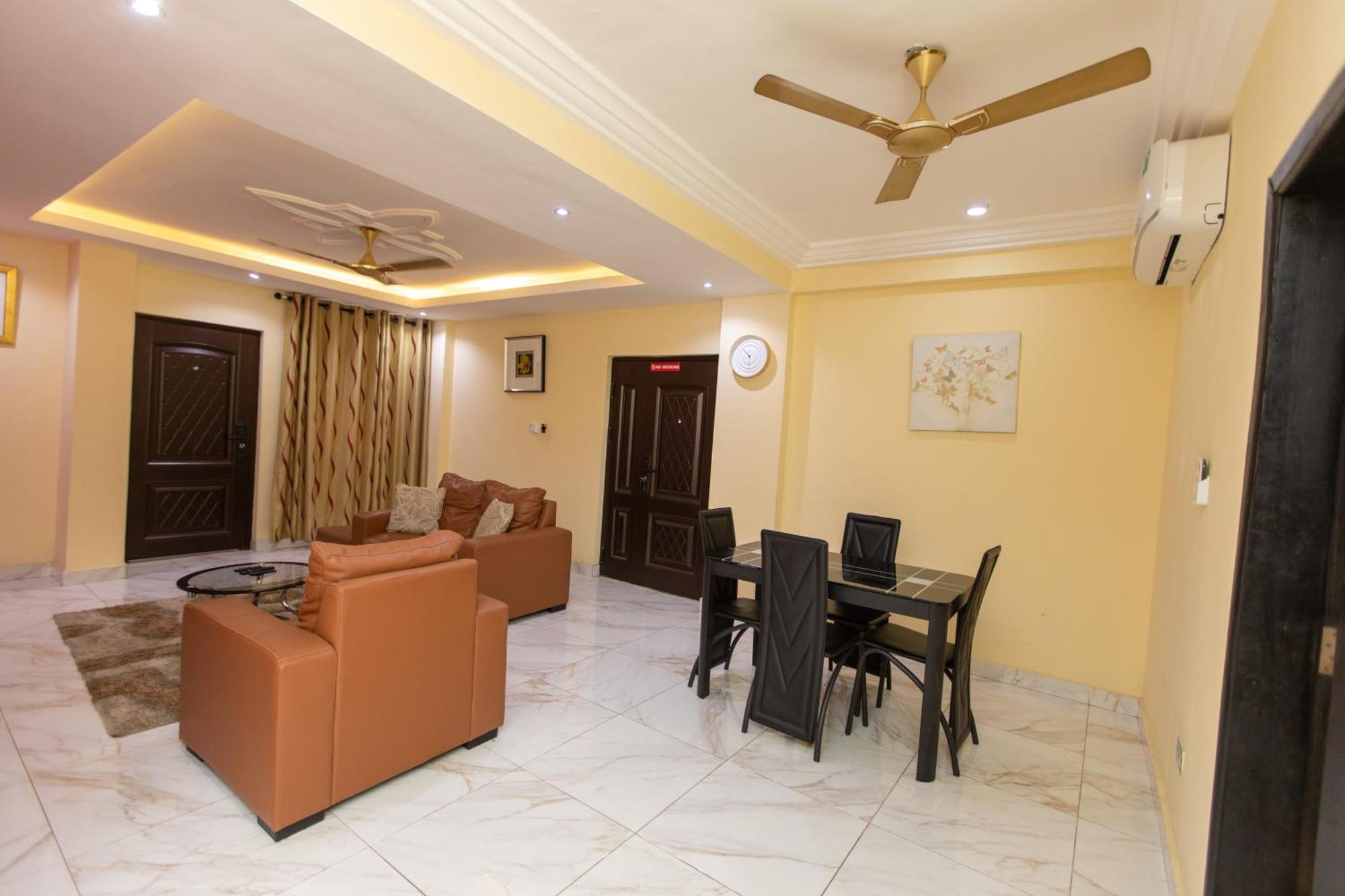 Washington Apartments - Just 25Mins Drive From The Airport Kwashieman Ngoại thất bức ảnh