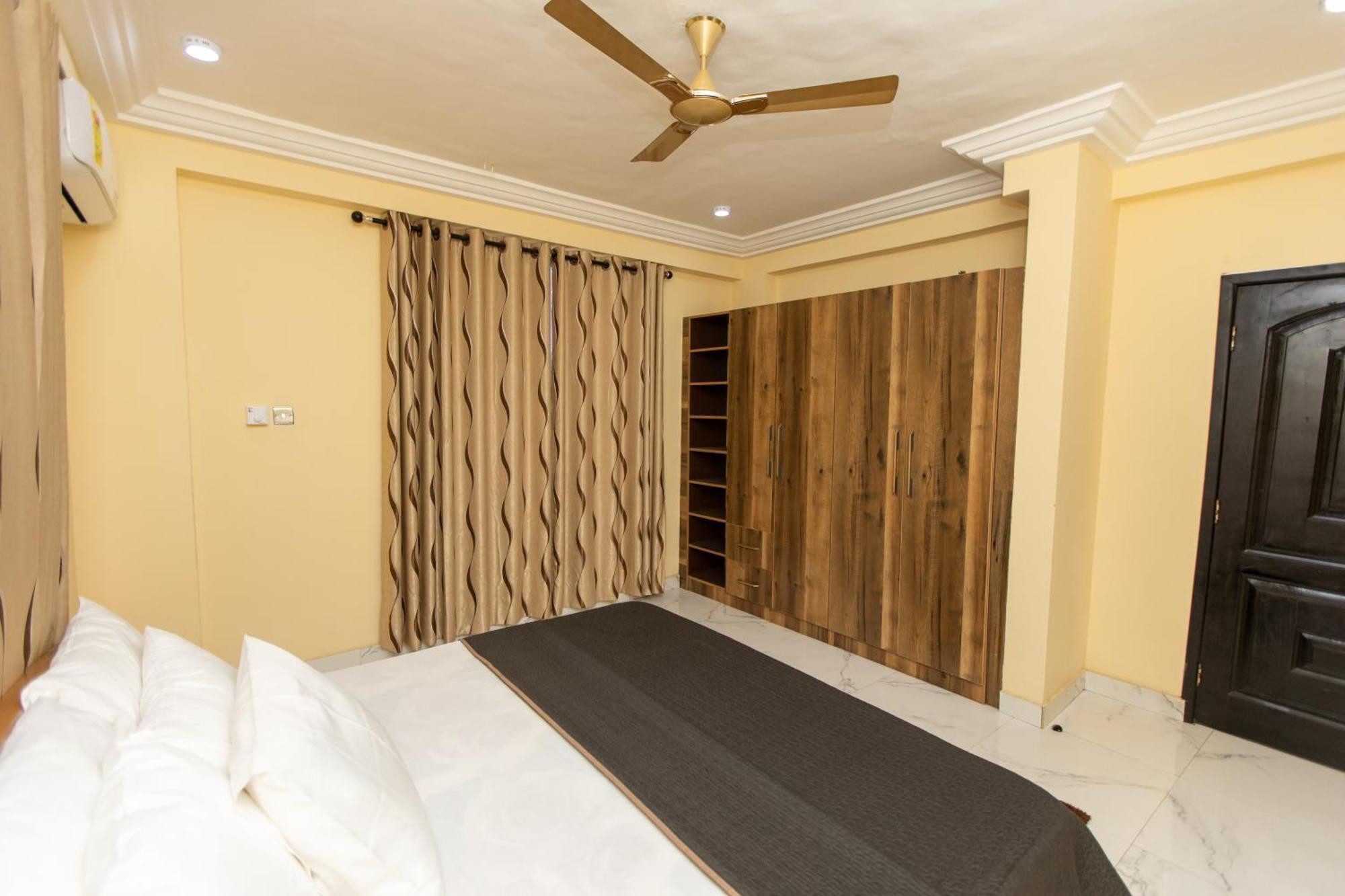 Washington Apartments - Just 25Mins Drive From The Airport Kwashieman Ngoại thất bức ảnh