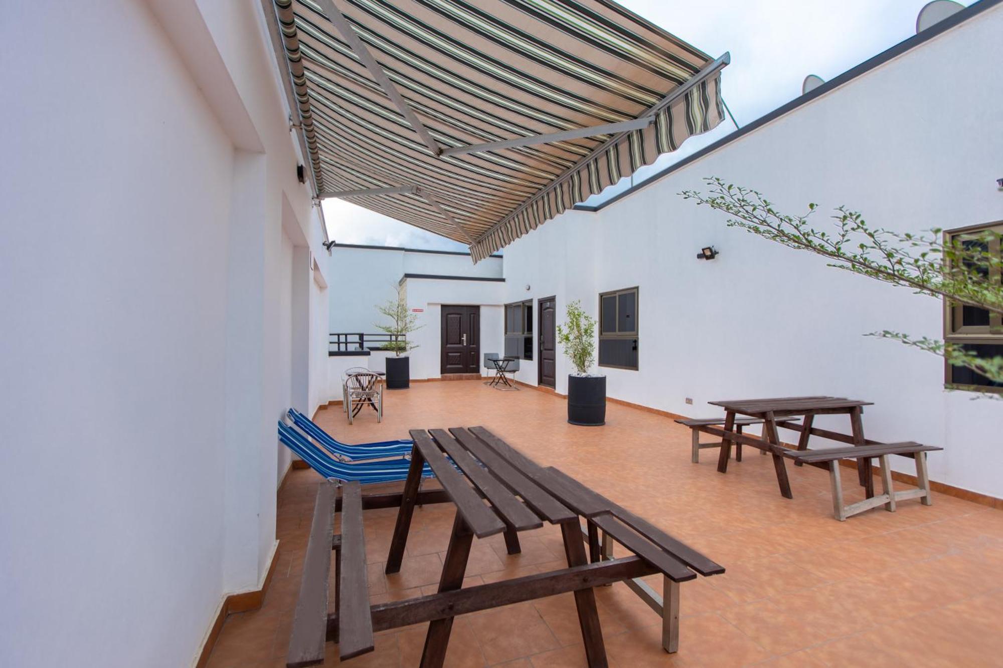 Washington Apartments - Just 25Mins Drive From The Airport Kwashieman Ngoại thất bức ảnh